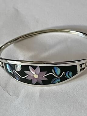 Vintage Alpaca Mexico Hinged Bangle Bracelet Black Inlay Abalone Flower 5.75”